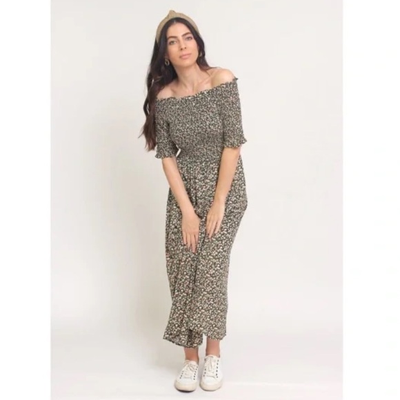 Dress Forum | Smocked Bodice Floral Midi Dress - Picture 3 of 13